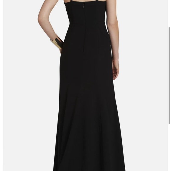 Black Gown - Picture 2 of 8